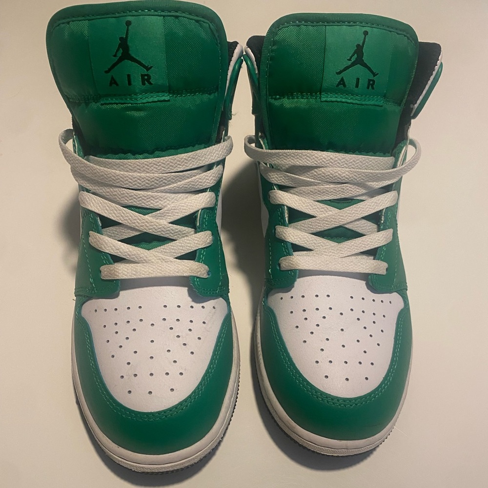Youth size 7 Jordan's